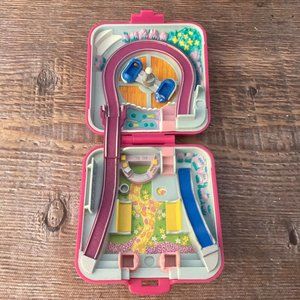 Vintage Polly Pocket Set 1989 Square Pink Amusemen